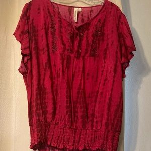 ❤️ Pretty red flowy top ❤️